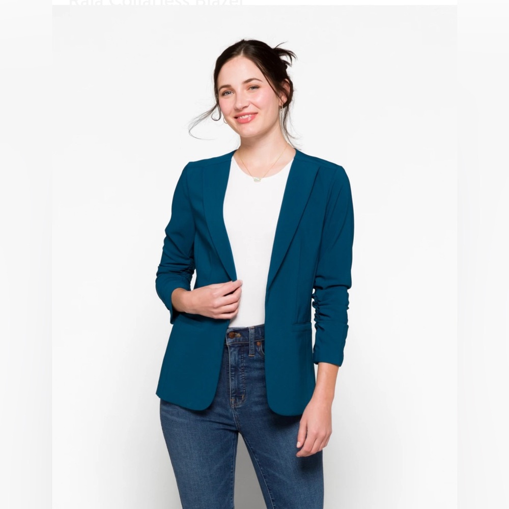 Sz large blue collarless blazer